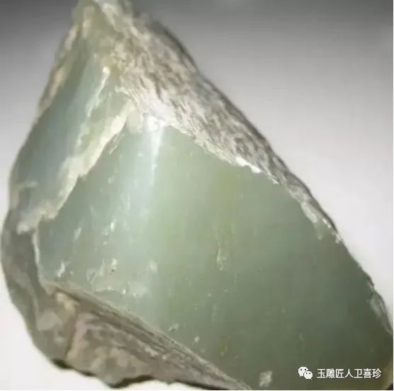 DƬ