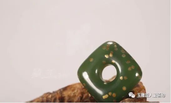 DƬ